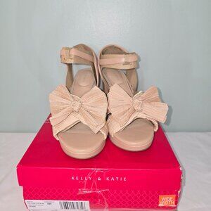 Kelly & Katie Heather Sandal in Fawn, Women's Size 8W, New in Box